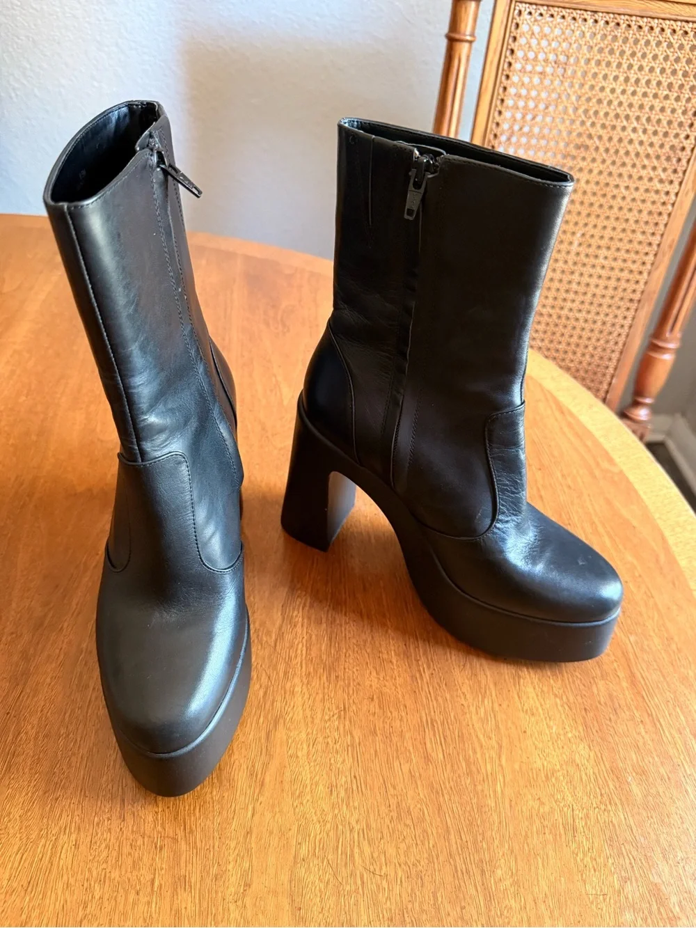 Gianni Bini Black Leather Platform Block Heel Ankle Boots